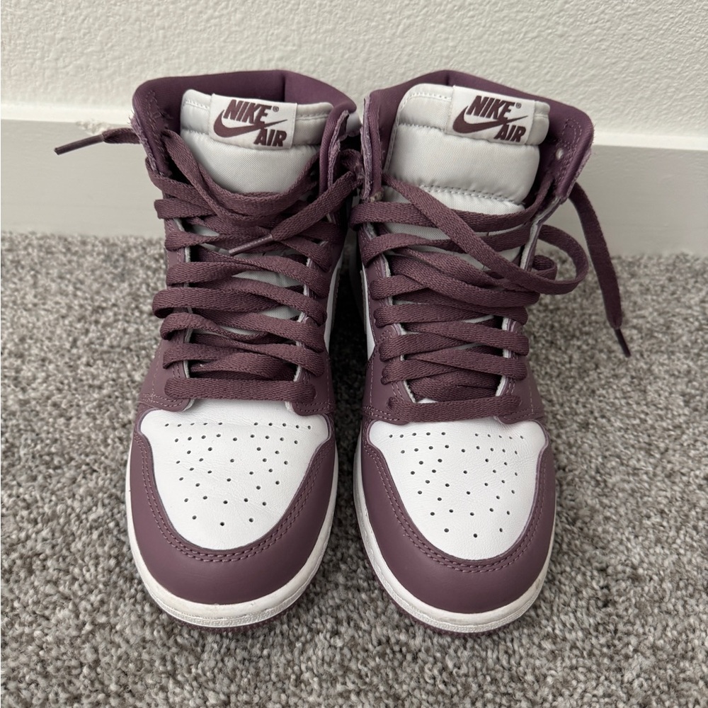 Jordan 1 - Plum and White